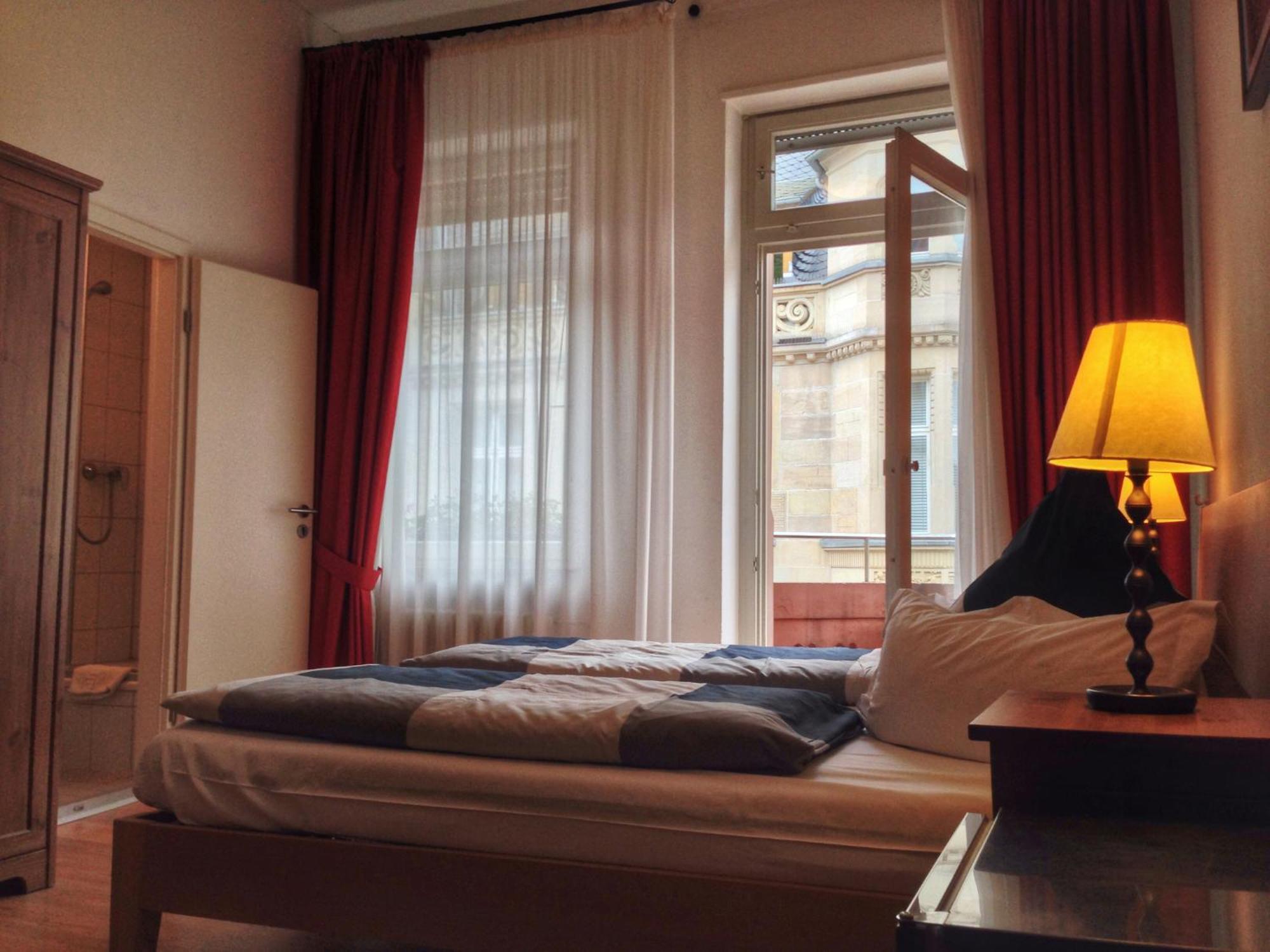 The Dubliner Hotel & Irish Pub Heidelberg Room photo